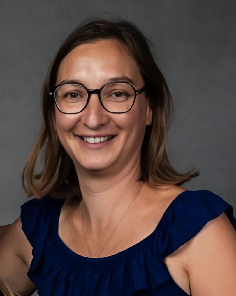 Camille est étudiante dans l'école d'orthophonie de Paris (CFUO). Elle est adulte et a été accompagnée par Orthophonie Académie lors de sa reconversion vers l'orthophonie.