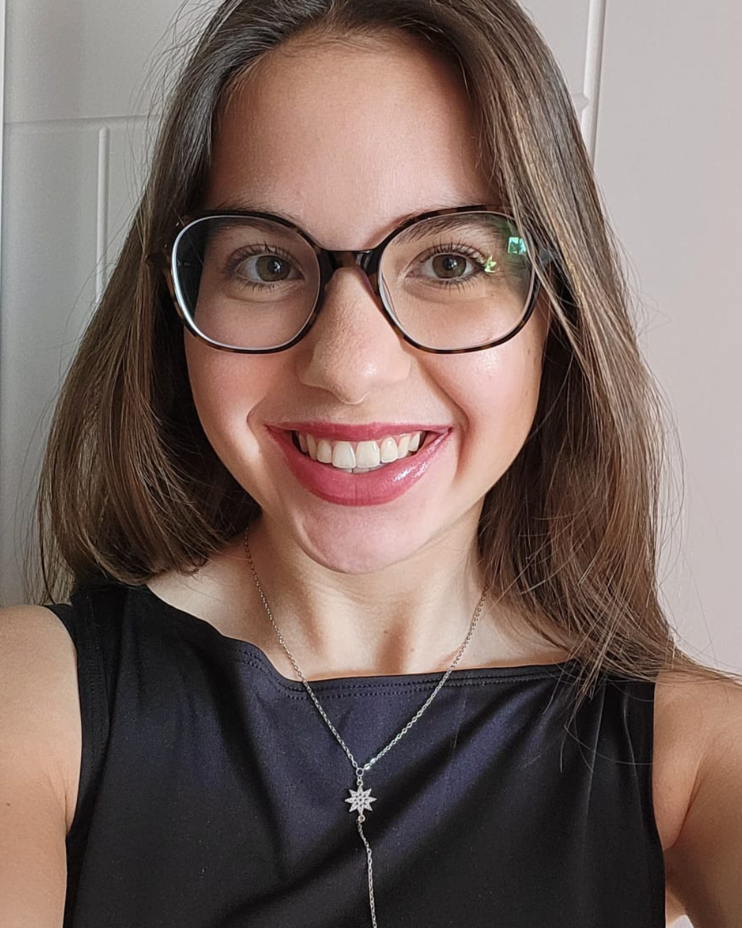 Agathe est étudiante dans l'école d'orthophonie de Caen (CFUO). Elle est également tutrice de la prépa et accompagne les candidats futurs orthophonistes