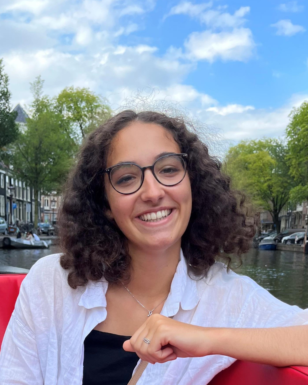 Clémentine est étudiante dans l'école d'orthophonie de Paris (CFUO). Elle est également tutrice de la prépa et accompagne les candidats futurs orthophonistes